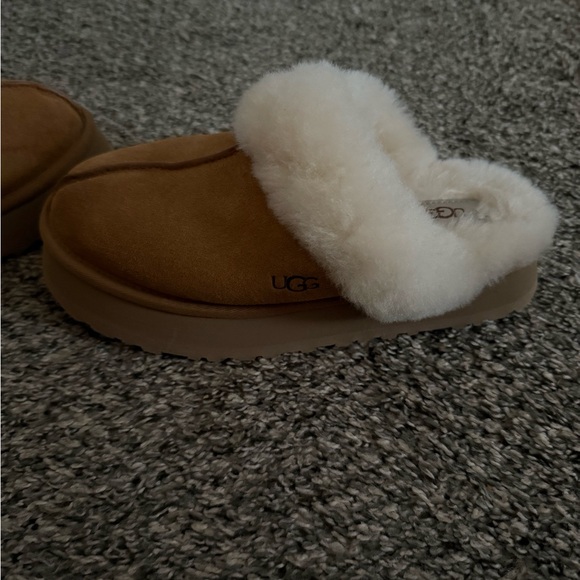 Ugg slip ons - Picture 5 of 6